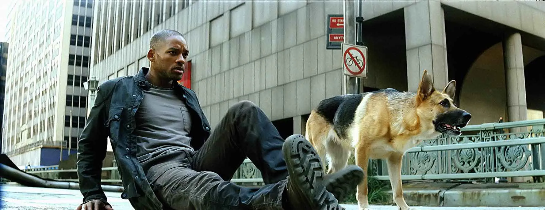 Review phim I am Legend (2007) – Tôi là huyền thoại