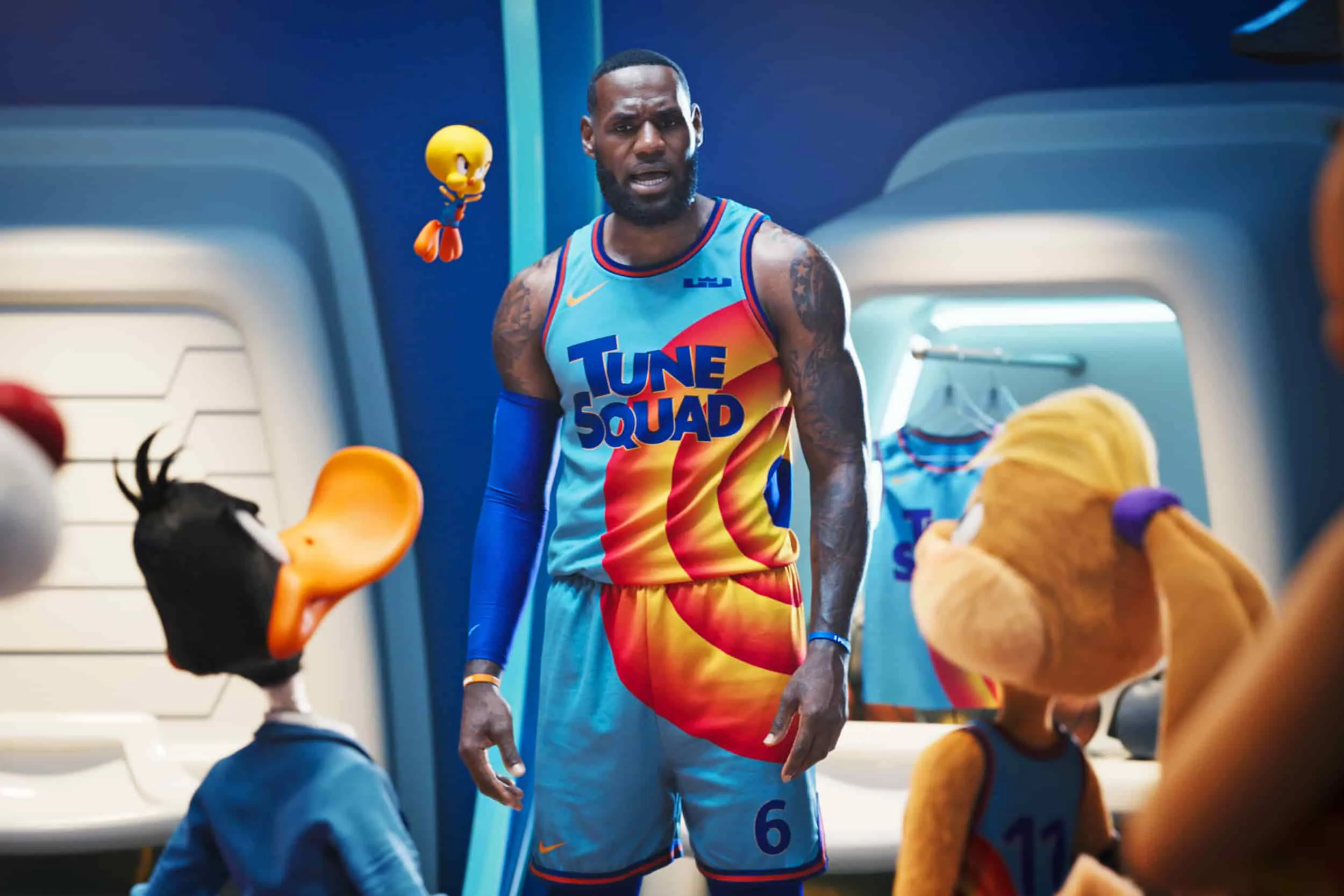 Review phim Space Jam 2: Lộn xộn nhưng giải trí ổn