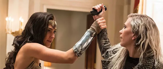 Review phim Wonder Woman 1984: Đẹp đẽ và hỗn loạn