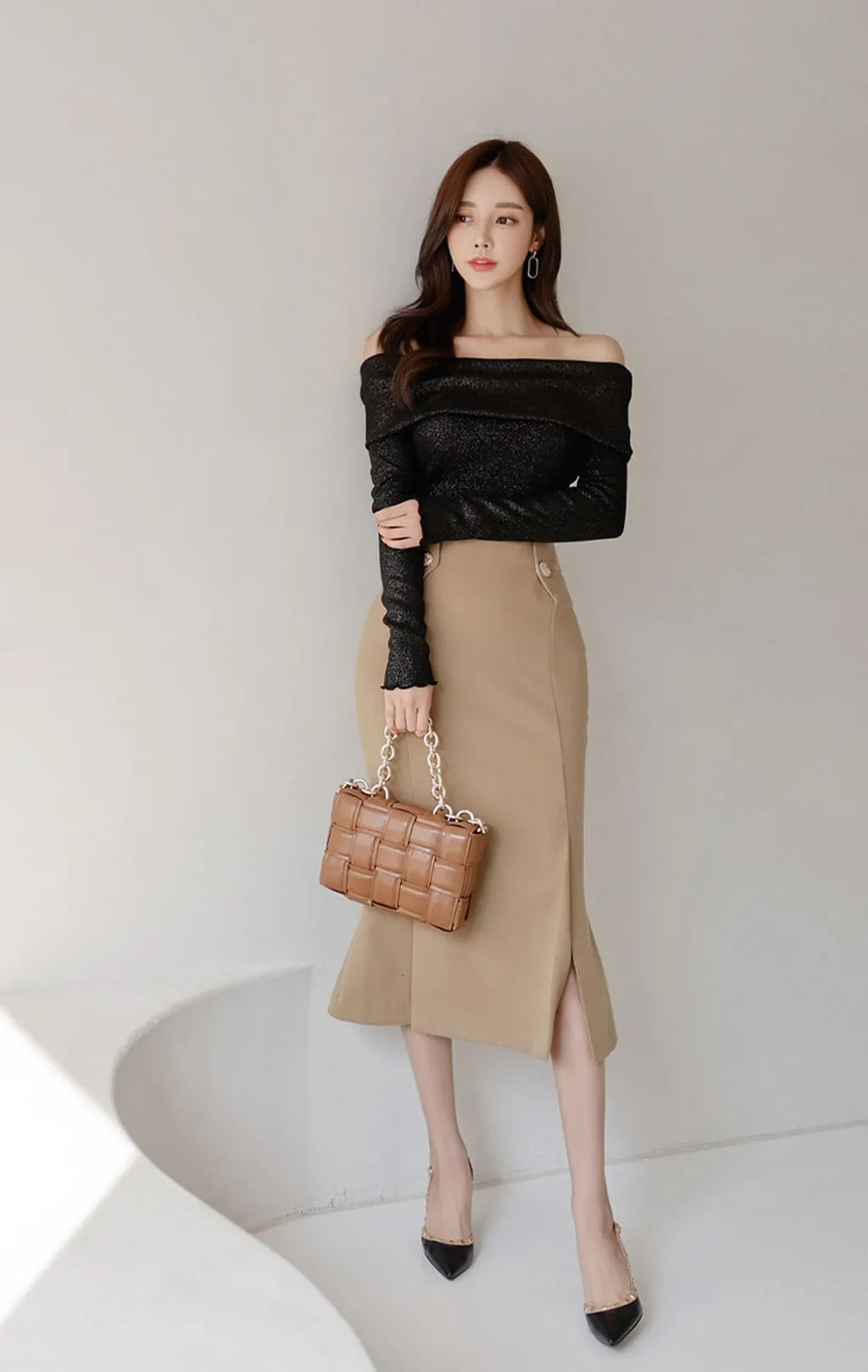 20 outfits phối đồ với áo trễ vai cho nàng thêm xinh xắn, điệu đà