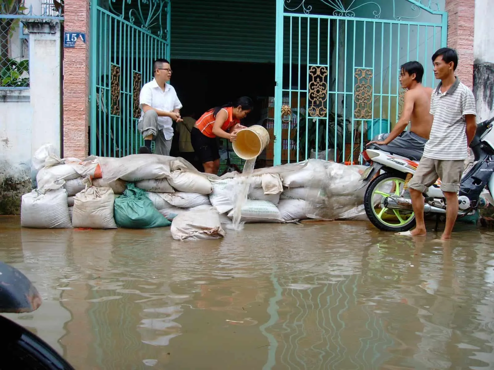 7 cách chống ngập nước vào nhà hiệu quả