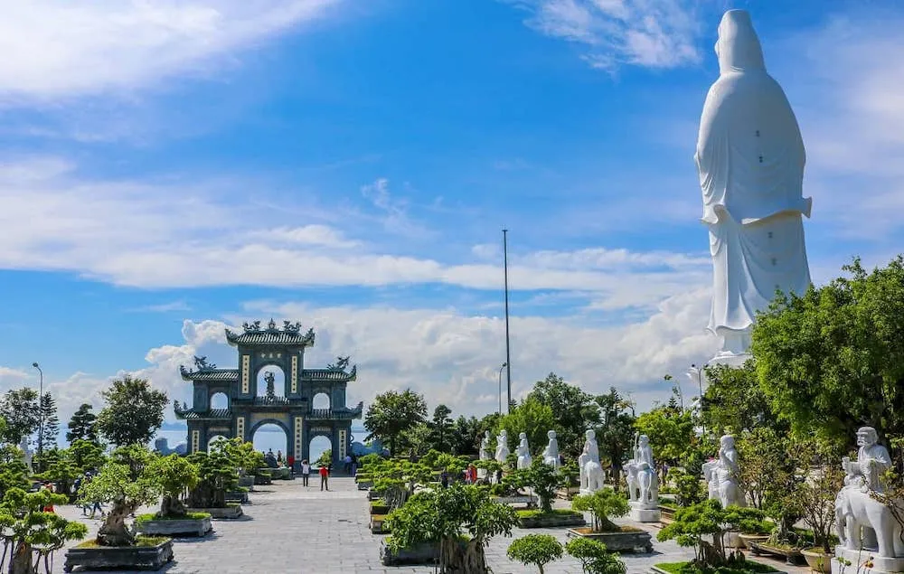 “Bật mí” 7 điểm du lịch tâm linh các “chiến thần du lịch” không nên bỏ qua