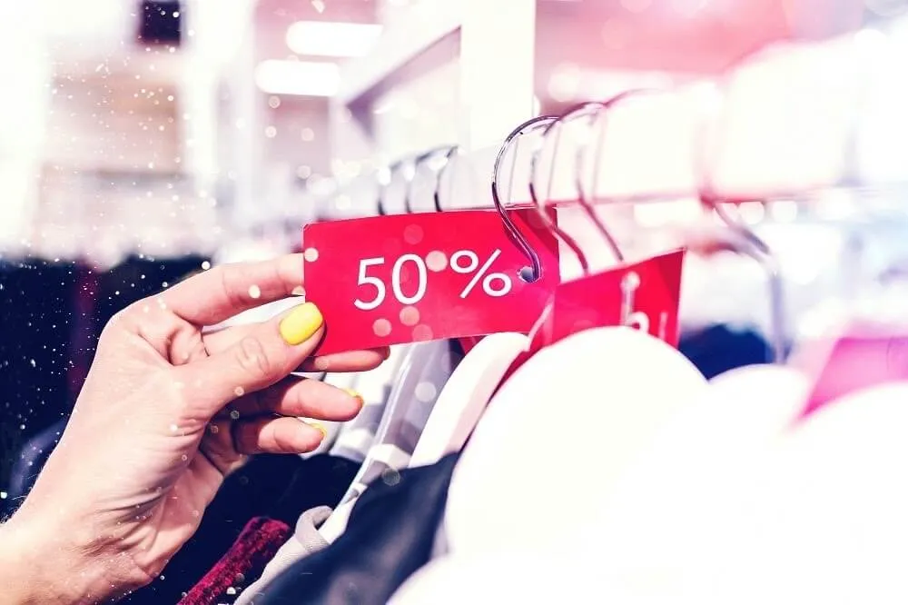 Bí quyết săn sale: Black Friday nên và không nên mua gì?