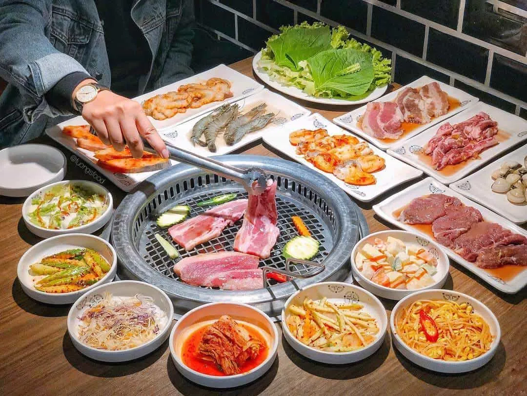 Buffet là gì? Các hình thức buffet phổ biến hiện nay