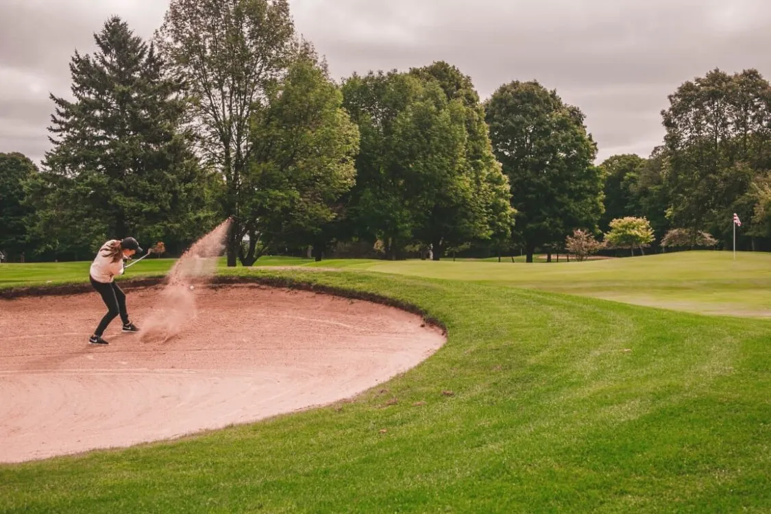 Bunker golf là gì? Vai trò và các loại bunker golf thường gặp