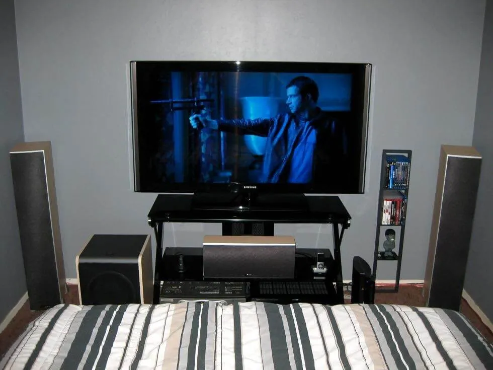 Cách thiết kế home theatre cho phòng ngủ đơn giản, tiện nghi