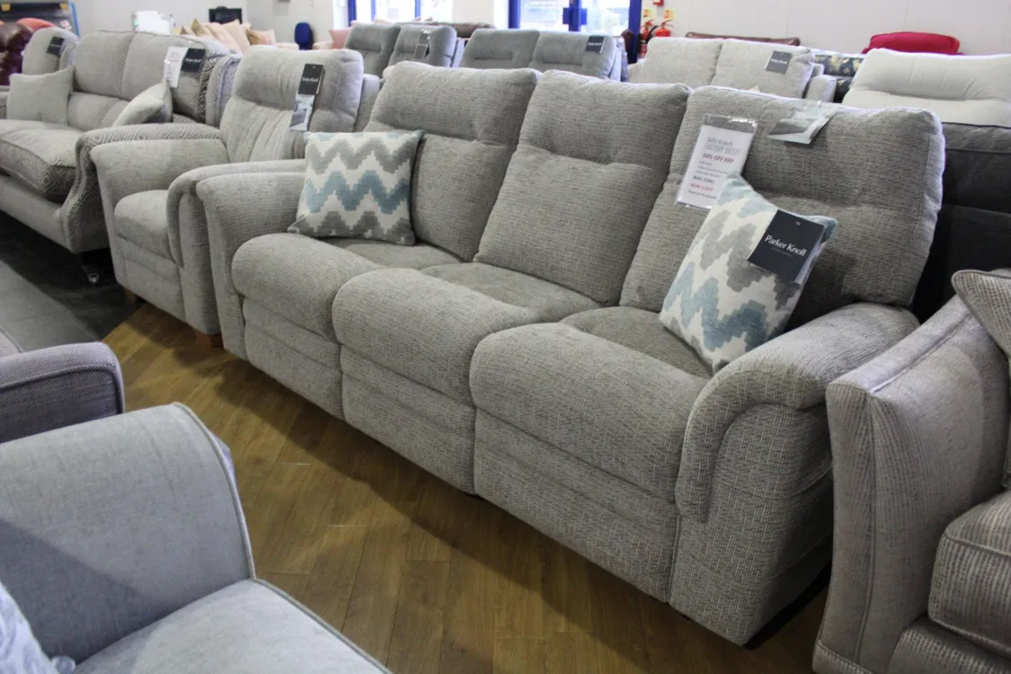 Cập nhật TOP 11 xưởng sofa TPHCM uy tín, chuyên nghiệp