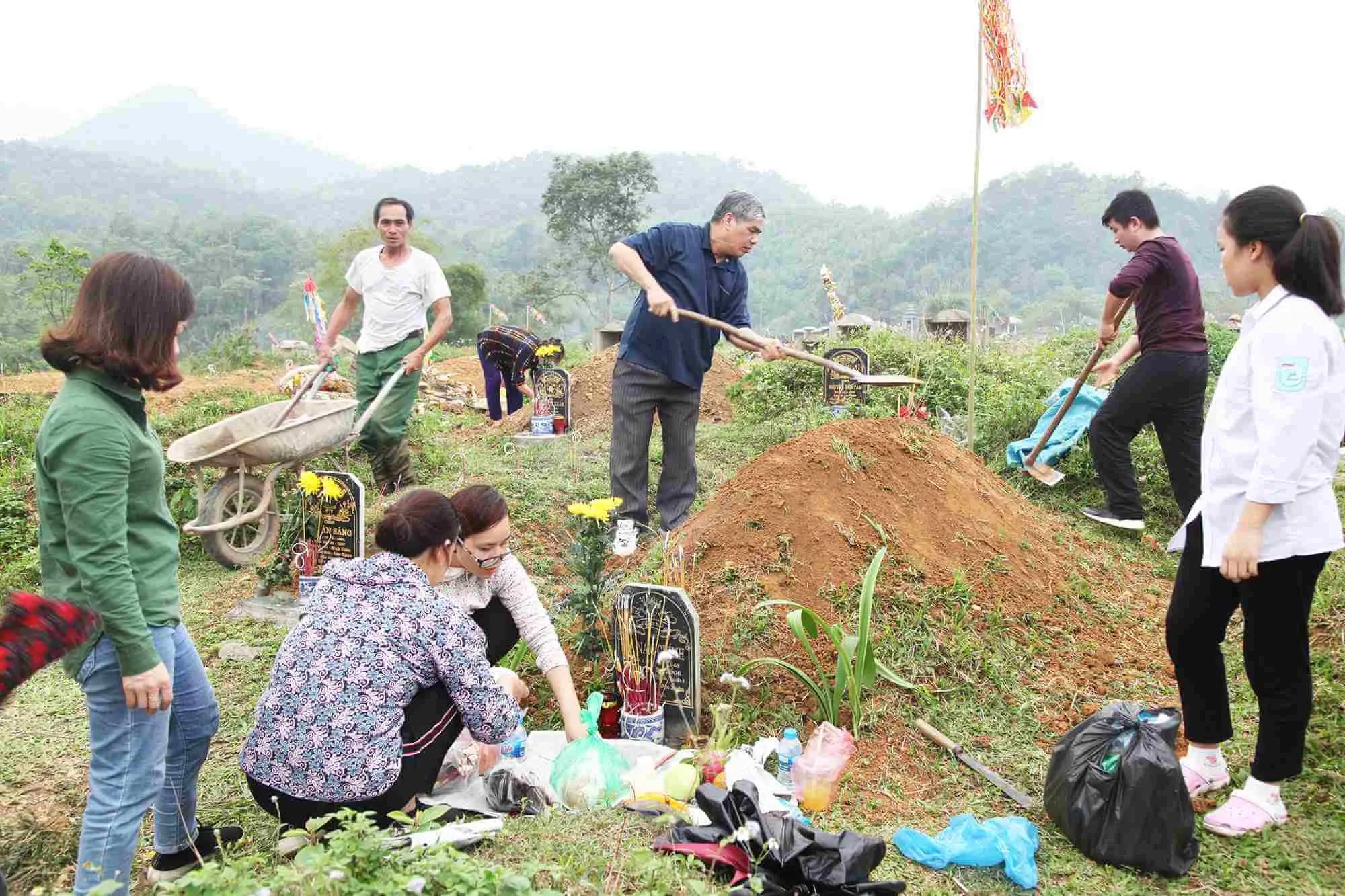 Chi tiết bài cúng Tết thanh minh và các lưu ý khi chuẩn lễ cúng 