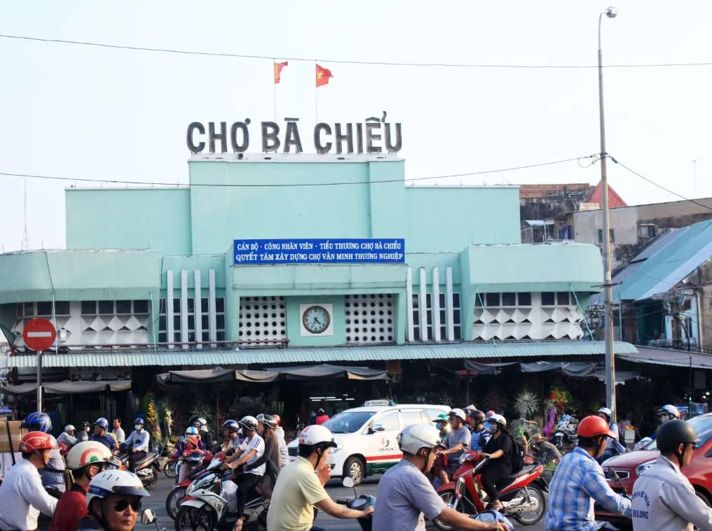 Chợ Bà Chiểu – Thiên Đường Ẩm Thực Của Giới Trẻ Sài Thành