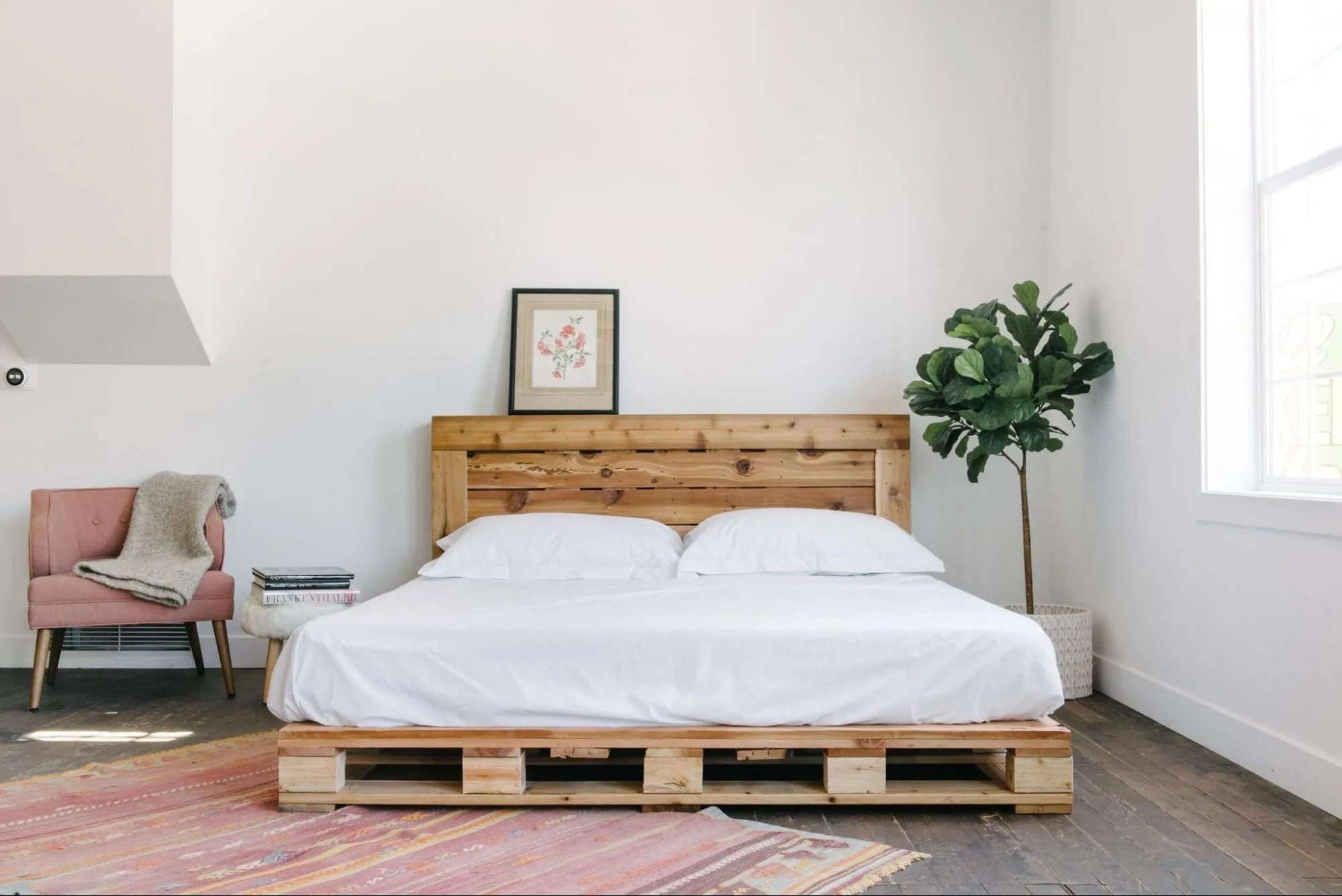 Có nên mua giường pallet? Ưu, nhược điểm mẫu giường pallet