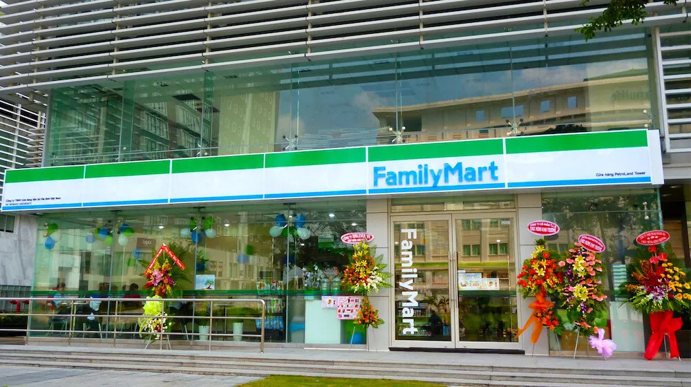 Cửa hàng tiện lợi FamilyMart được thành lập khi nào? Chuyên cung cấp những sản phẩm gì?