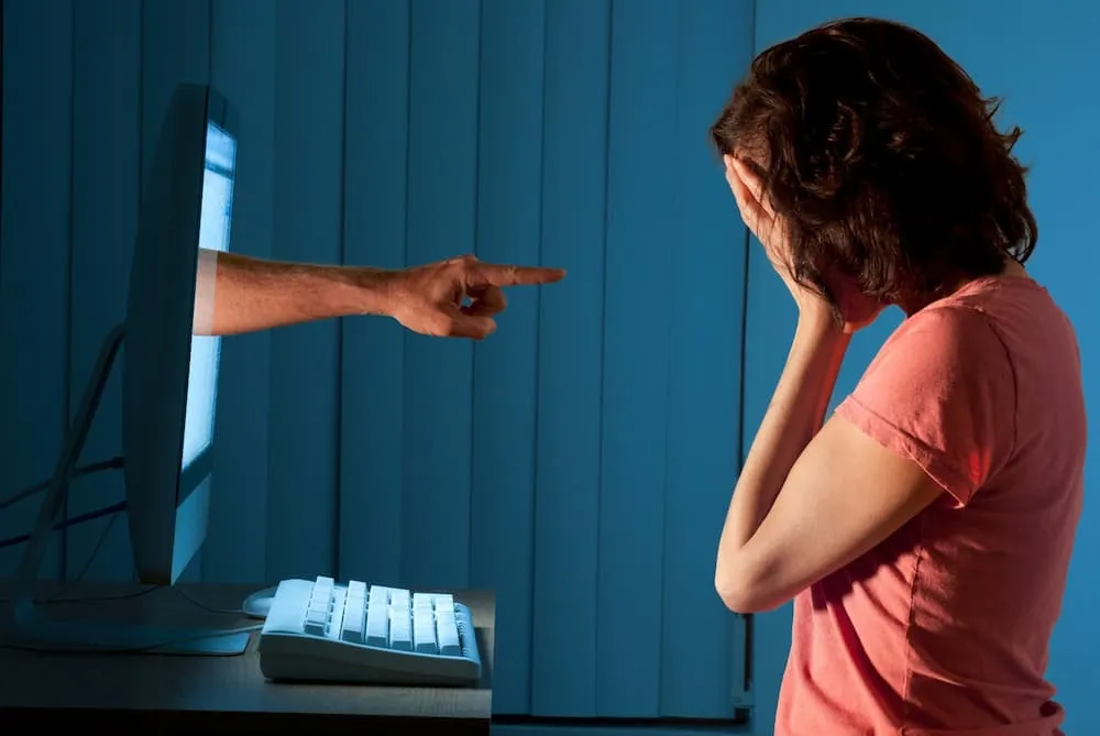 Cyberbullying là gì? Cách xử lý khi mình là nạn nhân của Cyberbullying