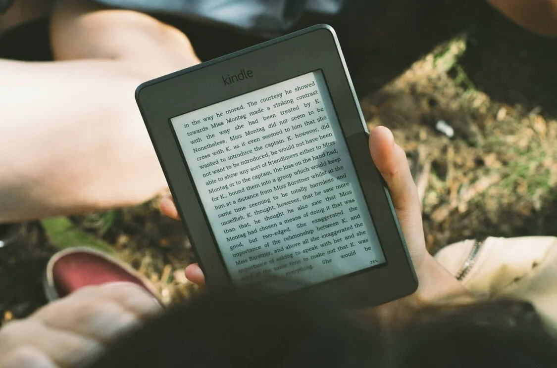 Ebook là gì? Khác gì với sách thường và làm thế nào để xem được Ebook?