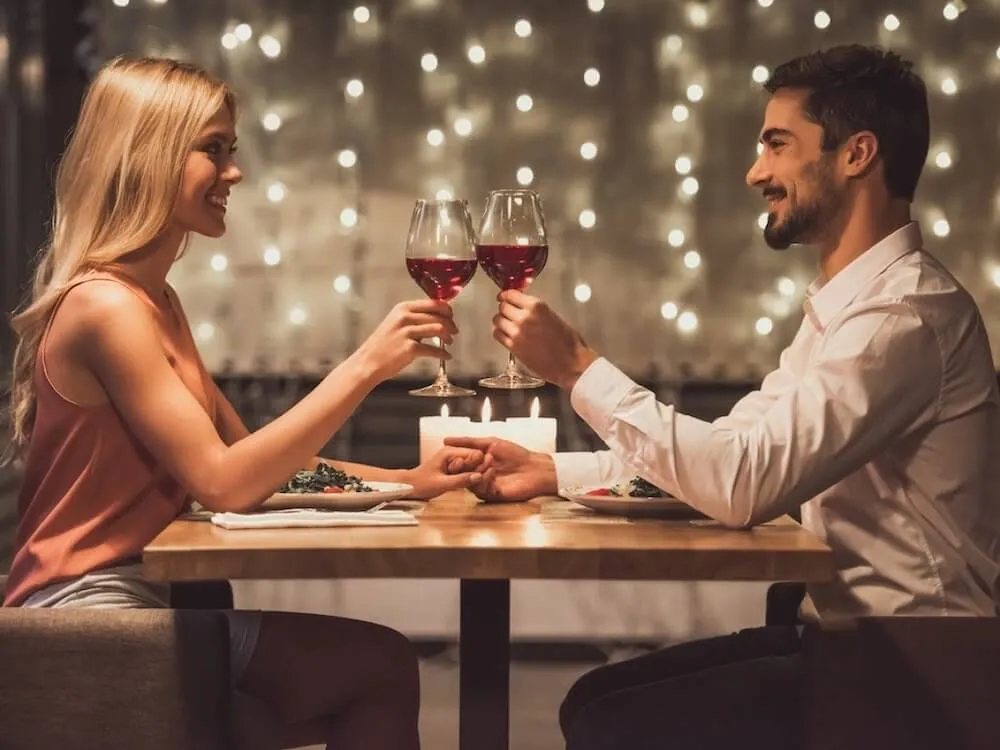 Hẹn hò lần đầu nên đi đâu? Những địa điểm lý tưởng cho first date