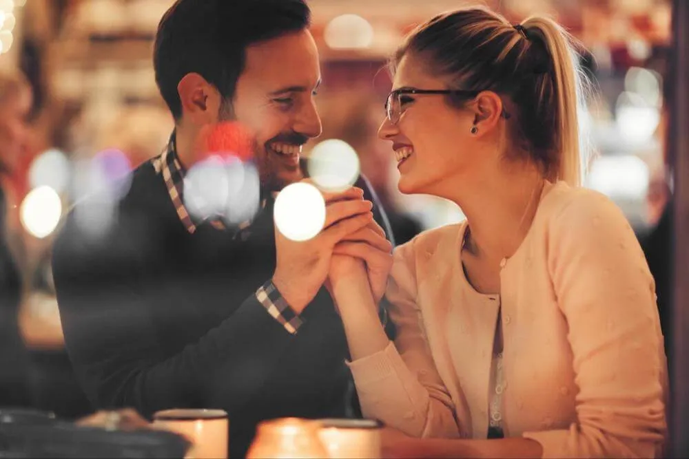 Hẹn hò lần đầu nên đi đâu? Những địa điểm lý tưởng cho first date