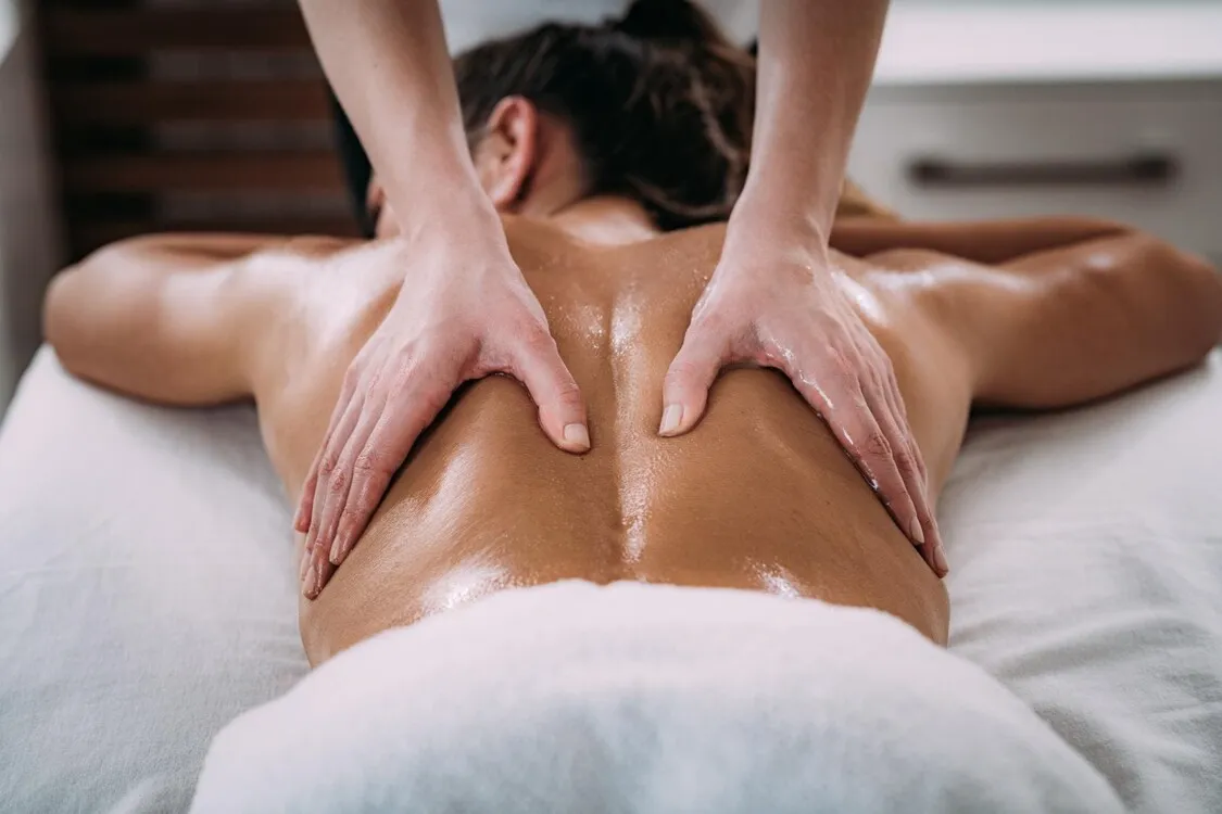 Massage spa body là gì? Tác dụng và các phương pháp massage chủ yếu