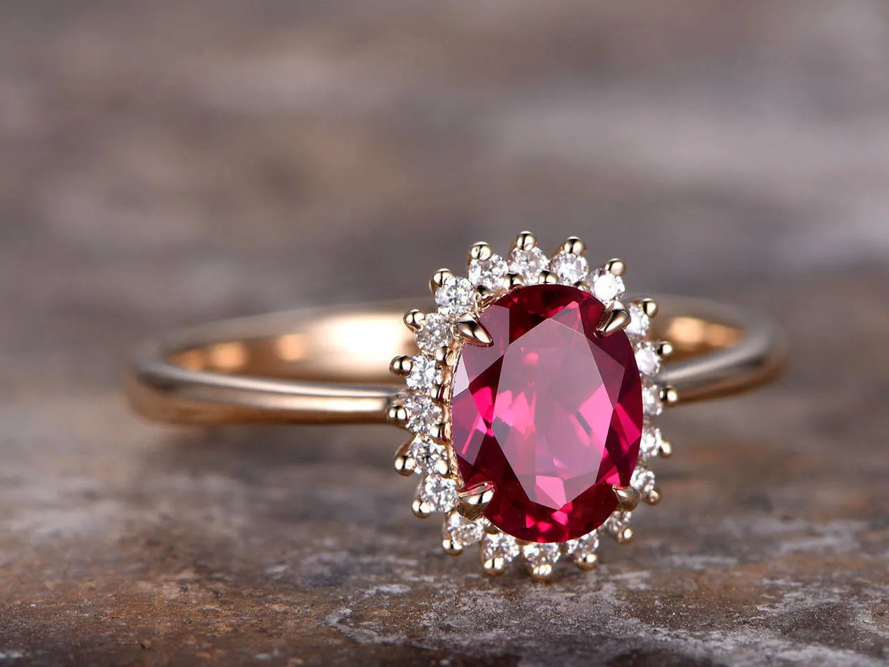 Nhẫn Ruby là gì? Những ý nghĩa của nhẫn Ruby nên biết