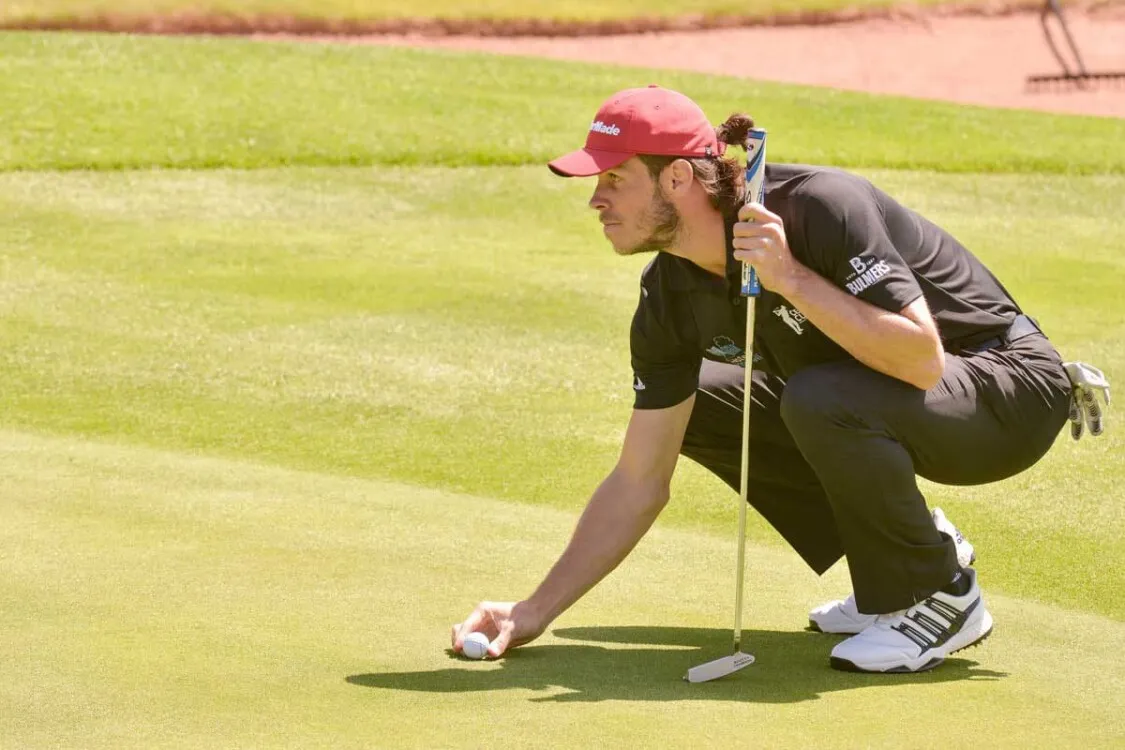 Pitching golf là gì? Cách phân biệt kỹ thuật Chipping và Pitching dễ hiểu nhất