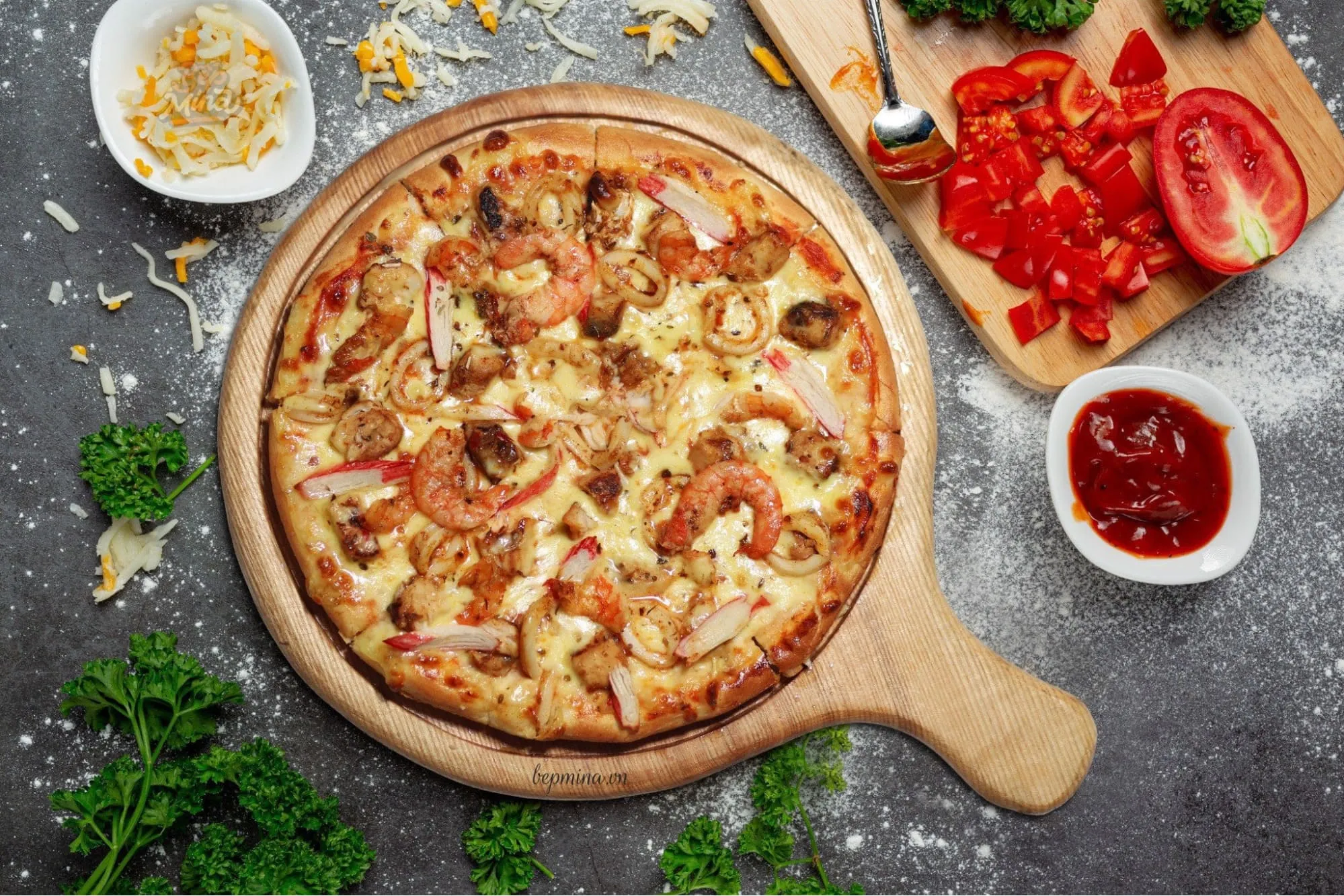 Pizza bao nhiêu calo? Ăn nhiều pizza có tốt hay không?