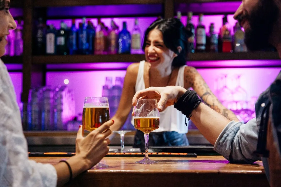 Pub là gì, Pub khác Bar mhư thế nào, tại sao Pub được nhiều người ưa chuộng?