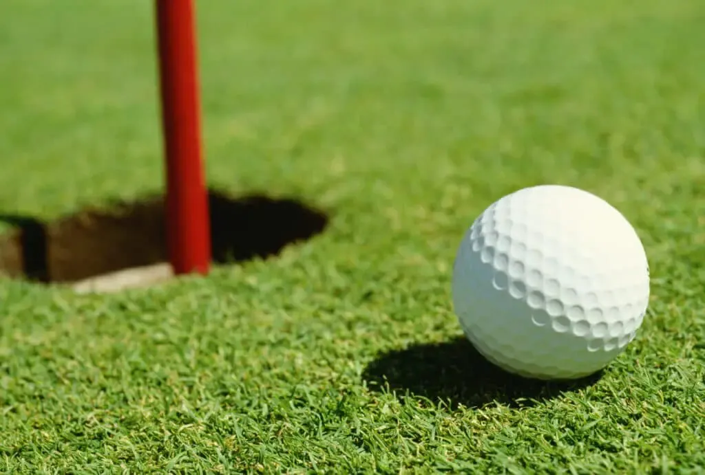 Sân golf có bao nhiêu lỗ? Nên chọn sân golf nào thì tốt?