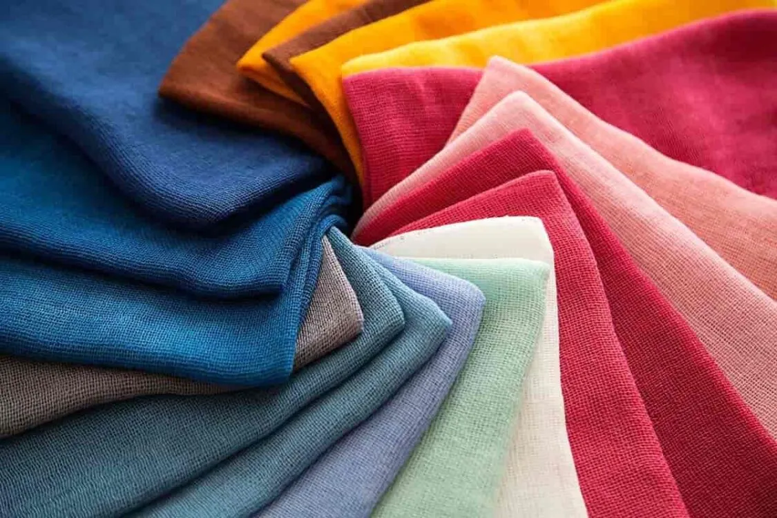 So sánh 2 loại vải polyamide và polyester có gì khác biệt?