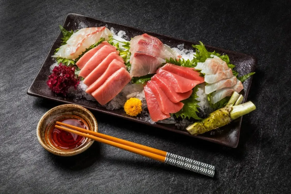 Sushi là gì? Sashimi là gì? Cách phân biệt sushi với sashimi