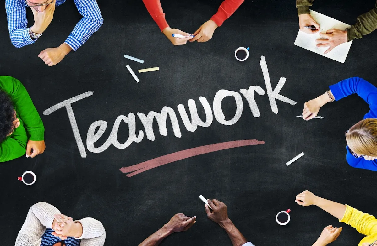 Teamwork là gì? Vì sao teamwork quan trọng? Cách hoạt động teamwork hiệu quả