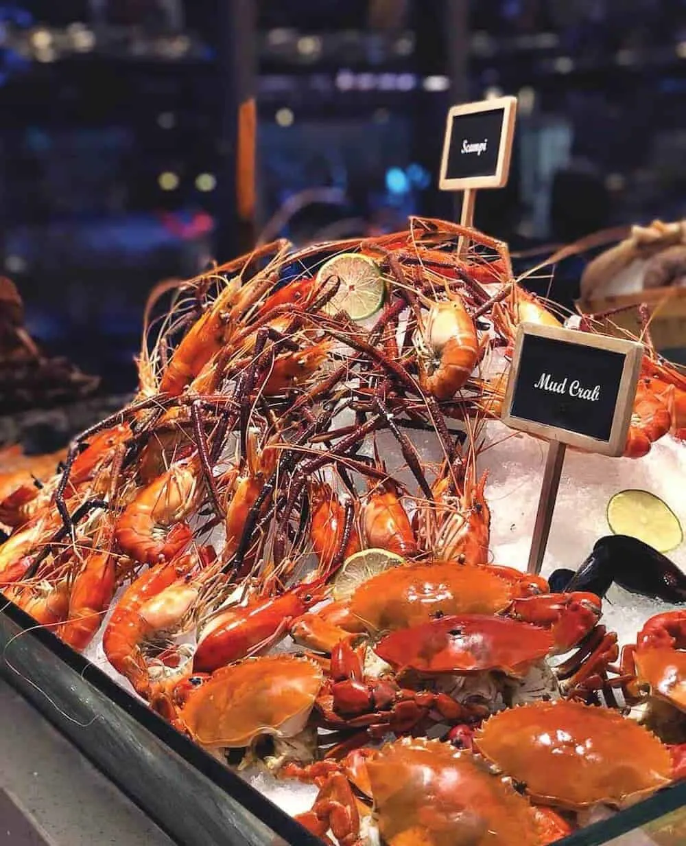 Top 10+ nhà hàng buffet hải sản ngon nhất TP.HCM