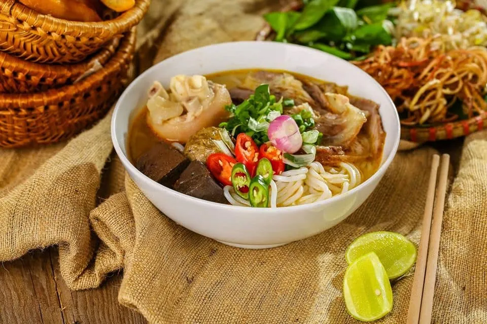 TOP 12 quán bún bò Huế ngon nhất TP.HCM đúng chuẩn hương vị Cố đô