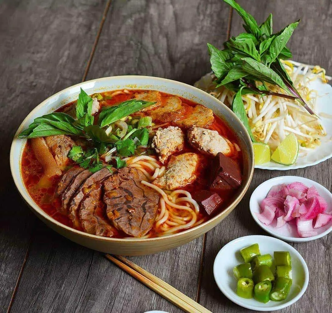 Top quán bún bò Huế ngon nhất Hà Nội