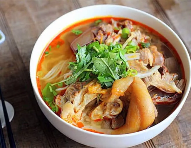 Top quán bún bò Huế ngon nhất Hà Nội