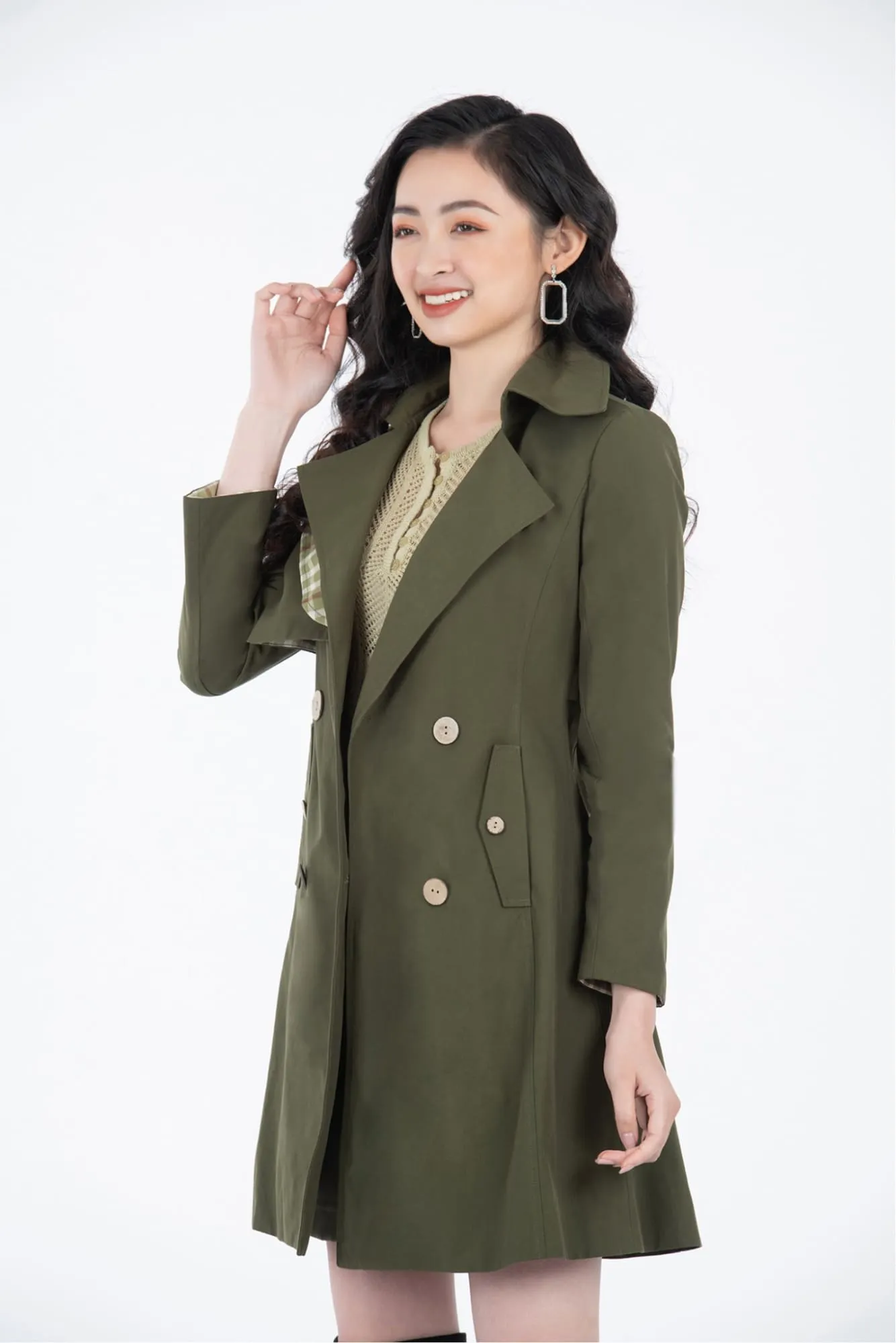 Trench coat là gì? 5 cách phối đồ với áo trench coat cho bạn gái