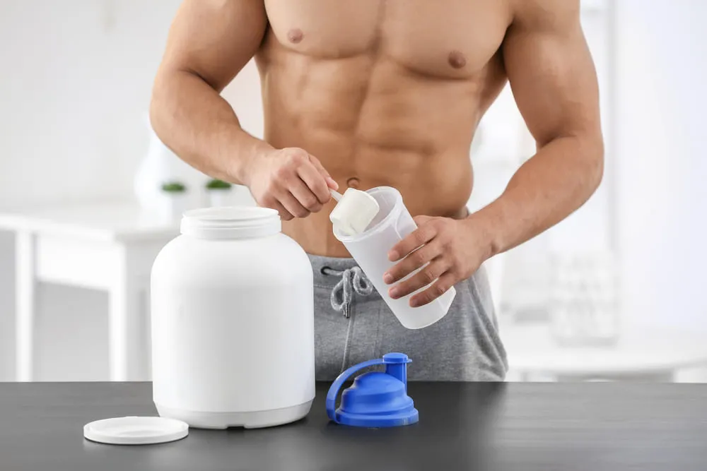 Uống whey protein trước khi đi ngủ có tốt không? Sử dụng thế nào mới hiệu quả?